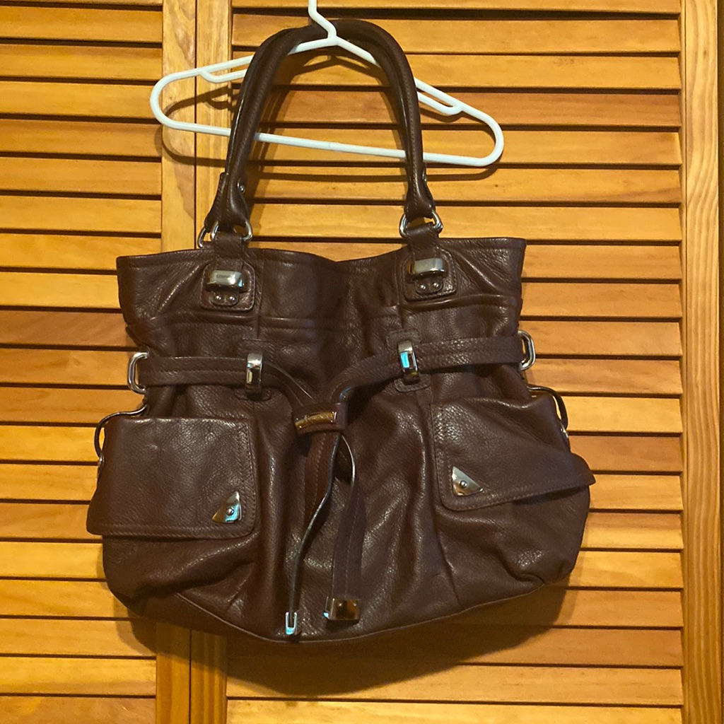 B Makowsky Beautiful Brand New Tote Bag 2 Handle Clip Inside
